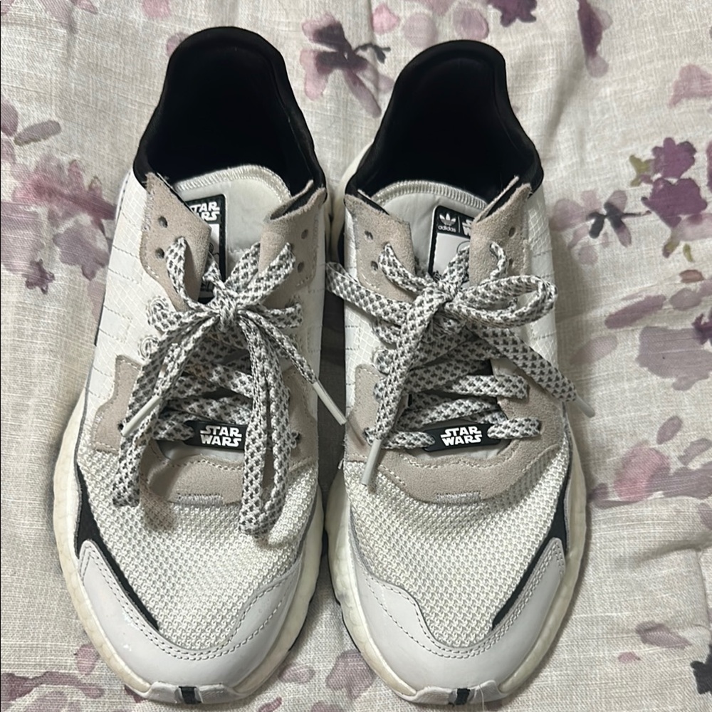 adidas Disney Star Wars Stormtrooper Boys girls White, Black & Beige Mesh Runner